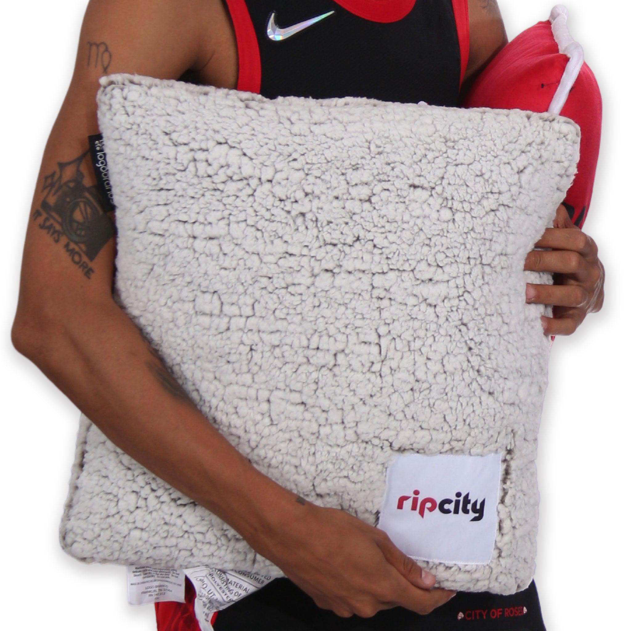 Fleece ripcity Frosty Sherpa Pillow