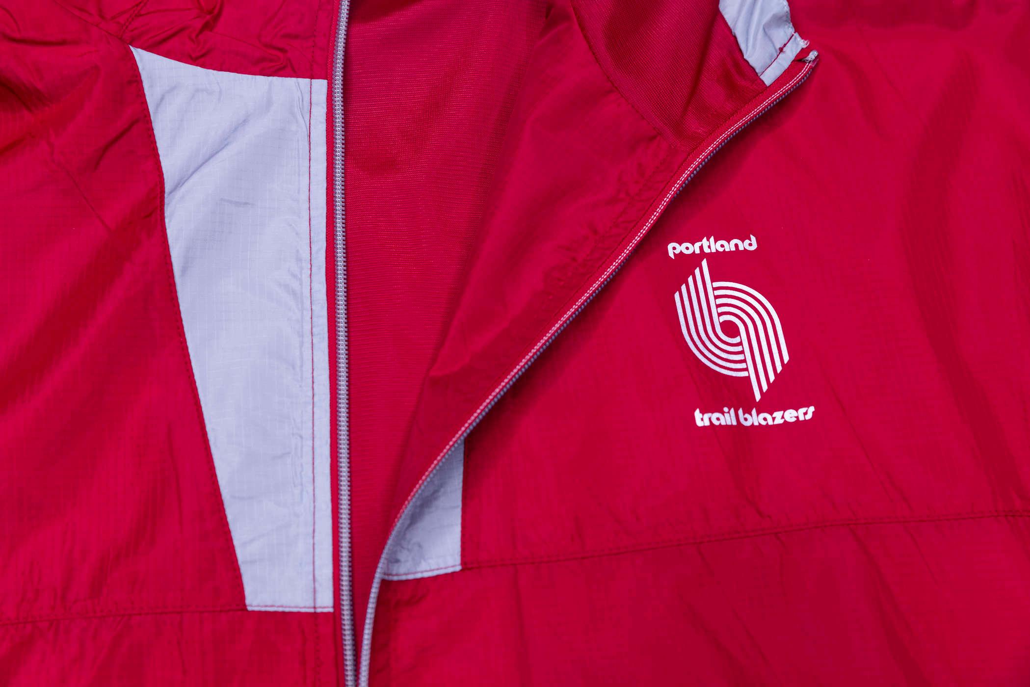 Mitchell & Ness 90s Reflective Lightweight Ripstop Jacket