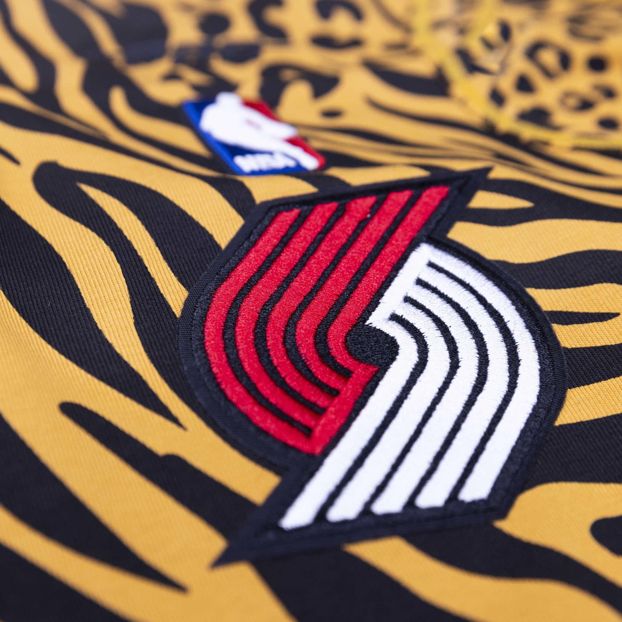 PRO Standard Women's Animal Cropped Racerback