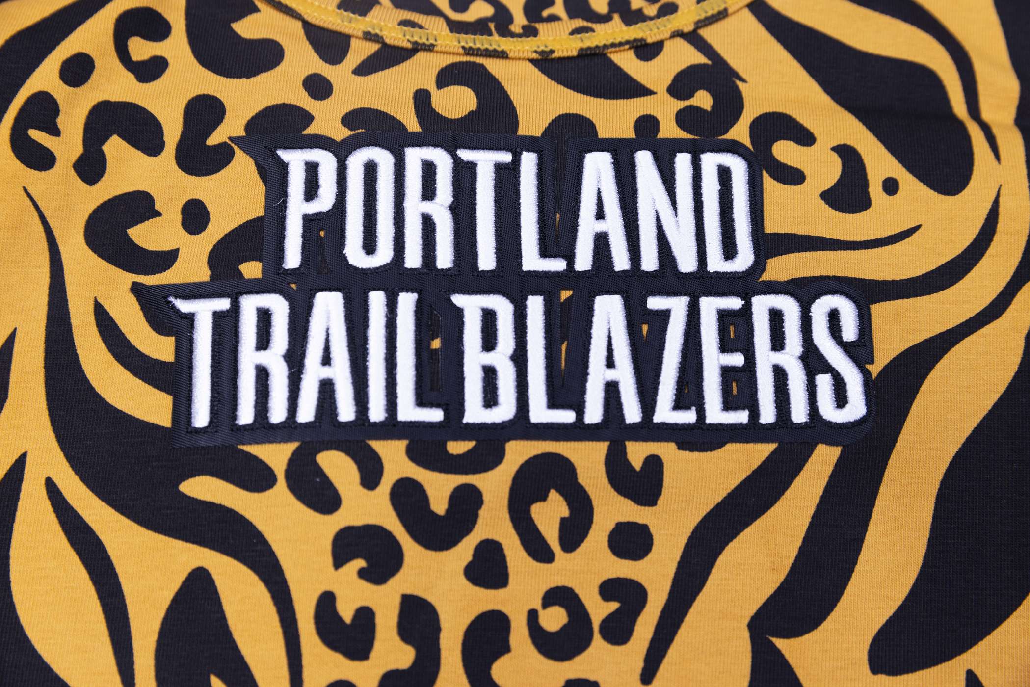 PRO Standard Women's Animal Cropped Racerback