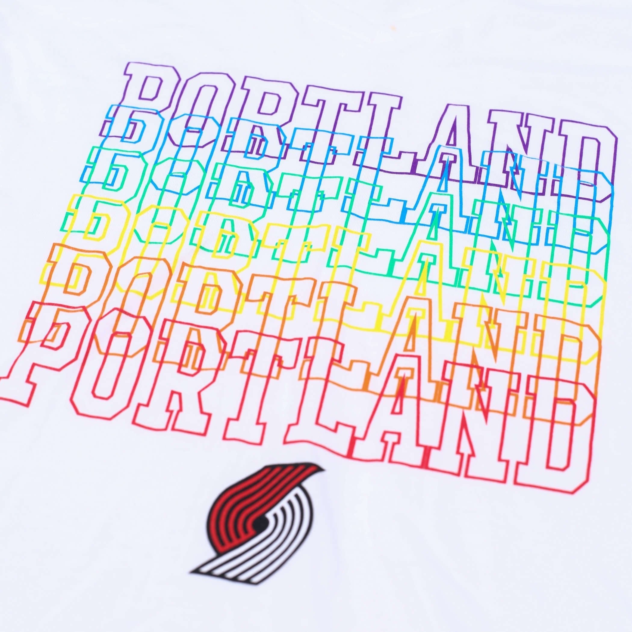 Portland Trail Blazers Women's City Pride V - Neck T - shirt - S - 